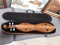 DULCIMER GREAT WOODEN INSTURMENT WITH CASE