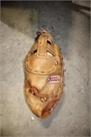 BALL GLOVE