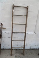 6 '  Wood Ladder Garden Decor or Quilt Display