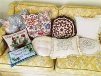 9 Pillows, Candlewick, Quilt, Textile Art.