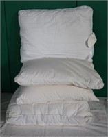 Lot of 4 Pillows