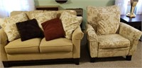 Sofa, Loveseat & Chair w/pillows