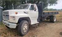 1990 Ford F800 Diesel Truck w/ Tilt Dump Bed