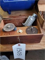 AIR GRINDER W/ ATTACHMENTS IN WOODEN BOX
