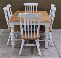 Vintage Country Dining Room Table & Chairs