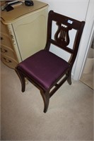purple seated chair in 2br