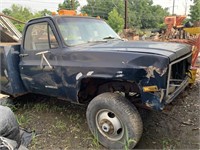 Chevy 3500 4x4 (Parts)
