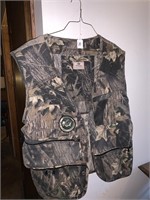 MOSSY OAK HUNTING VEST