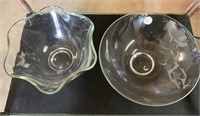 2 glass bowls serving