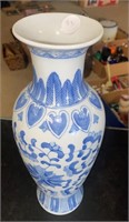 blue and white flower vase porcelain