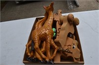 Giraffe decor and toys/figurines