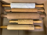 Lot of vintage and modern rolling pins