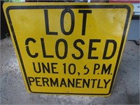 lot closed sign