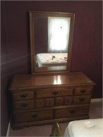 Dresser w/ mirror 52x19x29.5 mirror-28x40