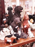 Group of dog figurines: Dobermans, retrievers and