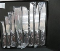 NEW  8 PIECE KNIFE SET IN FITTED CASE