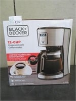 BLACK & DECKER 12 CUP COFFEE MAKER CM1231SC