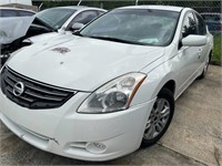 10 Nissan Atima White