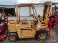 HYSTER 40 FORKLIFT