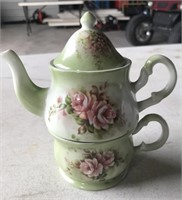 Burton & Burton Teapot & Cup Set