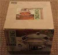 Commercial chafing dish in box