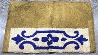 Small rug  17 1/2 x 27