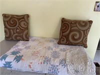 Anti-quilt, throw pillows, doilies