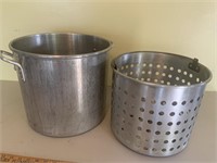 Large aluminumstock pot, double boiler