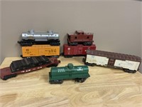 Assorted lot of 7 Lionel cars