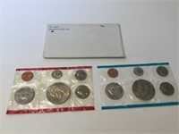 1975 P & D mint sets w/ Ike dollars