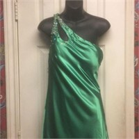 Beautiful kelly green sequin NIGHT MOVES FORMAL 12