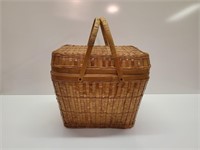 Medium Size,  13x10x16 Picnic Basket