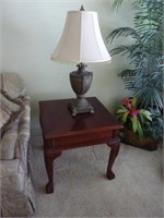 END TABLE WITH LAMP