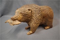 Folk carved grizzly bear w/fish