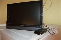 Vizio TV w/Remote and Antenna