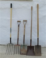 Tools - Forks & shovels - 5 items