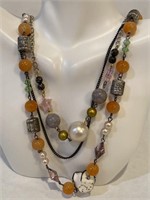 Small pearl necklace with multiple stones chuns