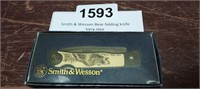 SMITH & WESSON BEAR FOLDING KNIFE WITH BOX