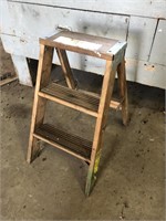 2 ft step ladder