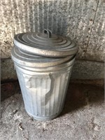Metal trashcan with two lids