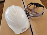 (60) White 3M Tekk Hard Hats