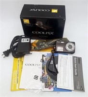 Nikon Coolpix S550 10 Megapixels Digital Camera w