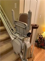 ACORN ELECTRIC STAIR LIFT
