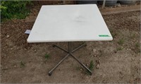 Square Dinning Table, 30 x 30 x 29 inches