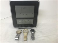 Three men’s watches, two Bulova that work and one