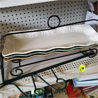3 DECORATIVE TRAYS AND STAND