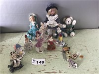 FIGURINES AND DOLLS