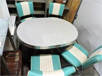 Mid Century Modern Dining Table and Chairs