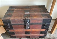 Vintage Flat Top Trunk