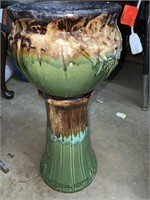 DECORATIVE GLASS PLANTER WITH MATCHING STAND